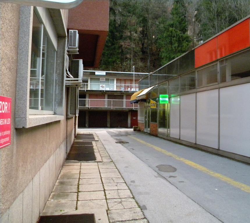 Studio Jesenice Luaran gambar