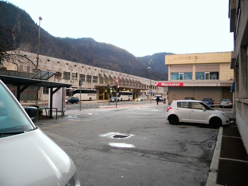 Studio Jesenice Luaran gambar